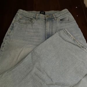 I’m not sure how to style these😭 I rather sell them to someone who does.